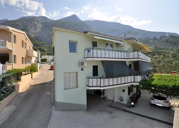 Apartments With A Parking Space Makarska - 14091