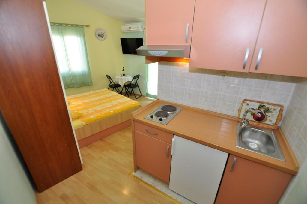 Apartment With A Parking Space - 14091 *
