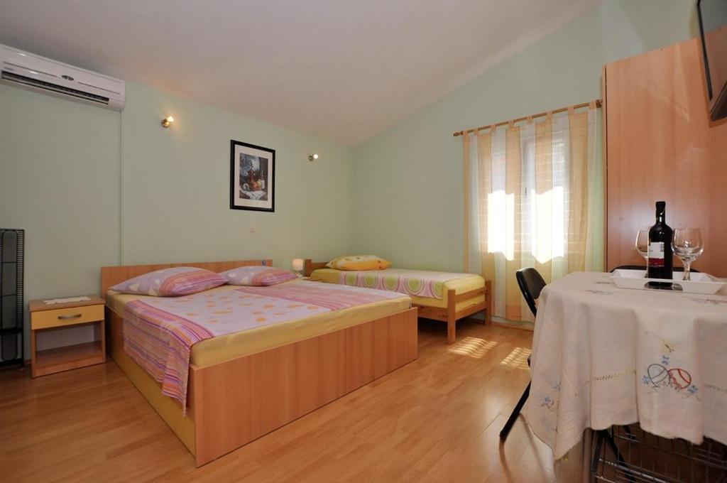 With A Parking Space - 14091 Apartment Makarska