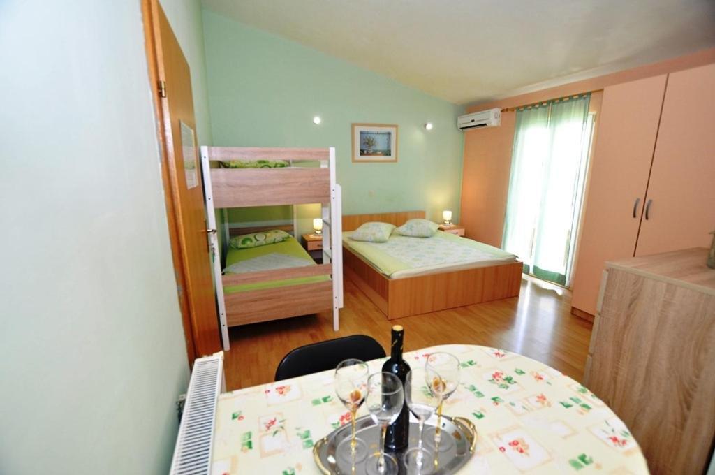 With A Parking Space - 14091 Apartment Makarska