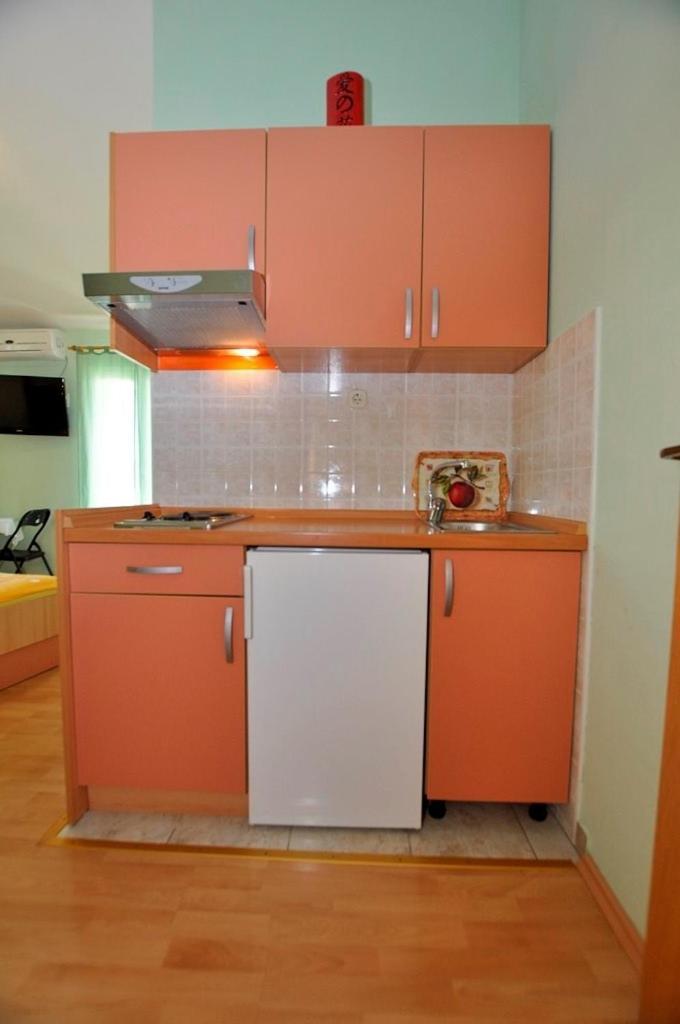 Apartment With A Parking Space - 14091 Makarska