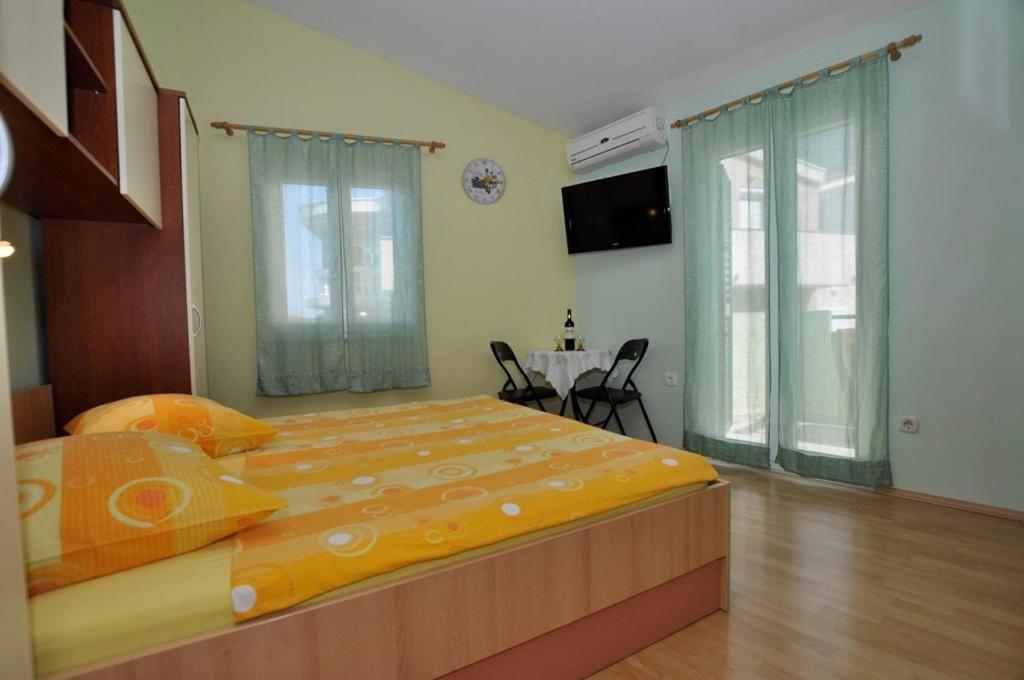 Apartment With A Parking Space - 14091 *